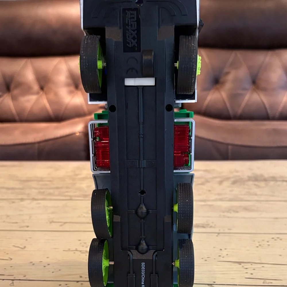 Maxx Action Lights/Sounds Revving Waste Removal Recycling Truck Toy - Picture 12 of 16